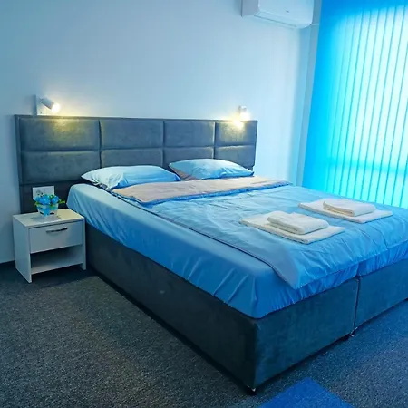 Ubis Hotel *
