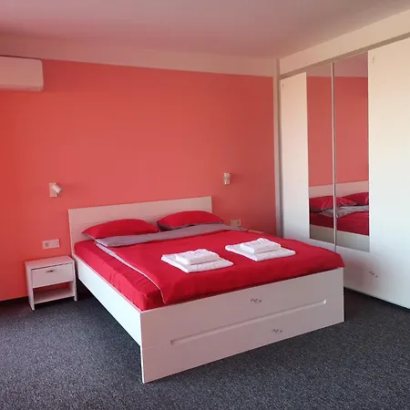 Ubis Hotel *
