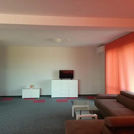 Ubis Hotel *